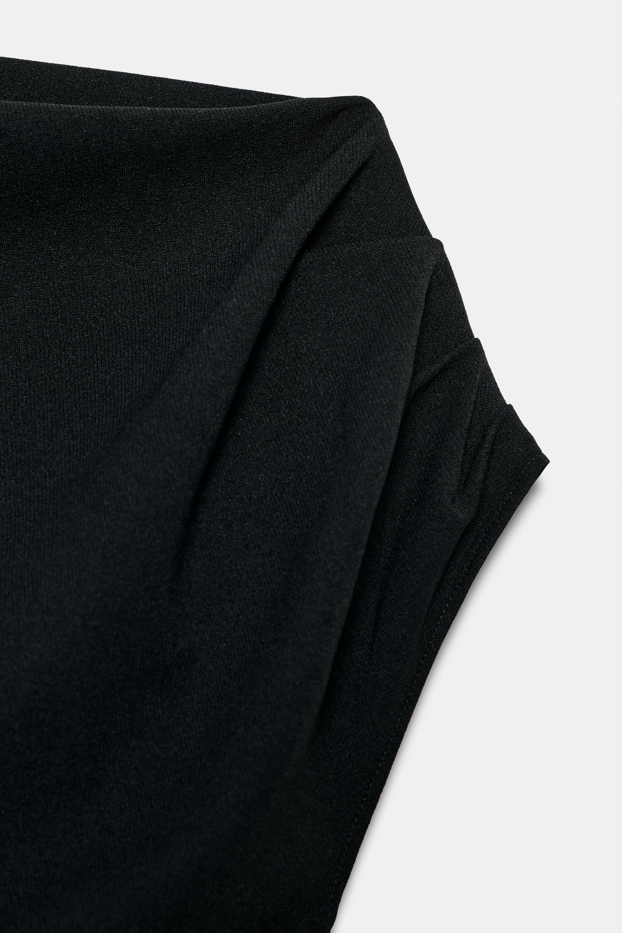 ASYMMETRIC PLEATED TOP